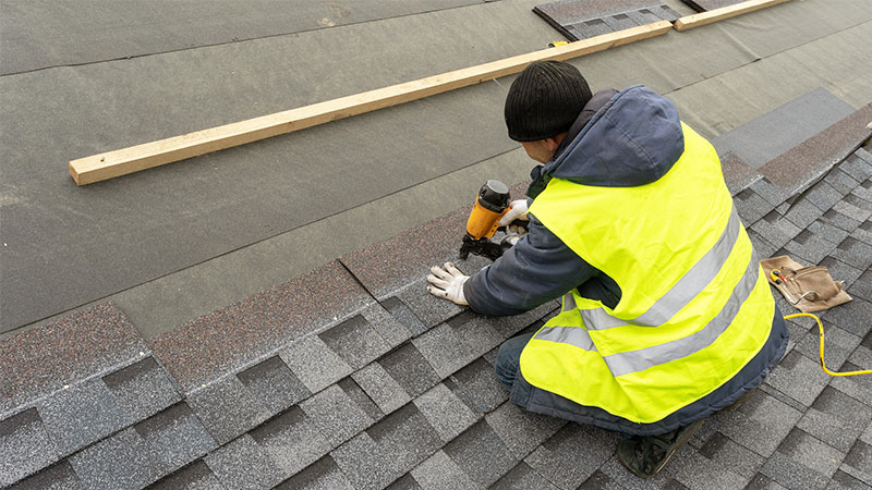 Roofer in Cary, North Carolina